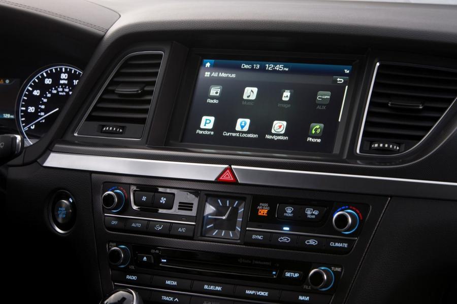 Детали интерьера Hyundai Genesis 2014 года  (NA) (фото 29 из 105)
